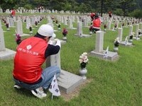 롯데정보통신, 현충원 묘역 단장 봉사활동