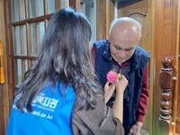 인천 미추홀구, 어버이날 맞아 카네이션과 밑반찬 전달